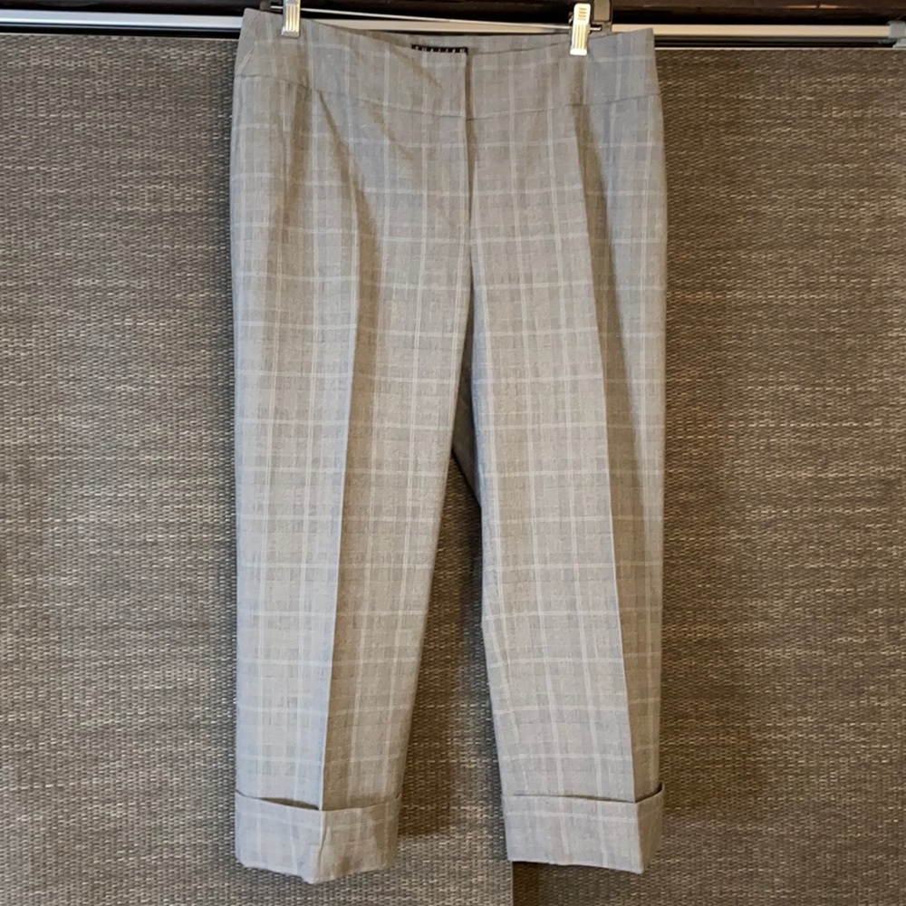 Thalian Gray and Black Crop Pants. Size 14p